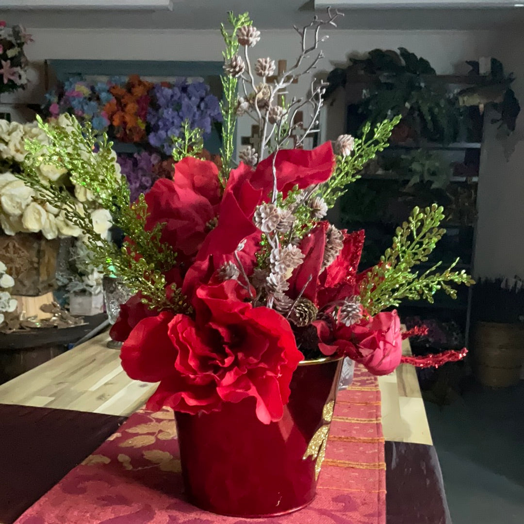 Poinsettia Tin